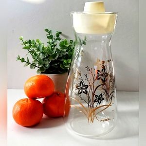 VTG PYREX Juice Pitcher Milk Carafe Glass Server Floral Leafy Gold Overlay Tall